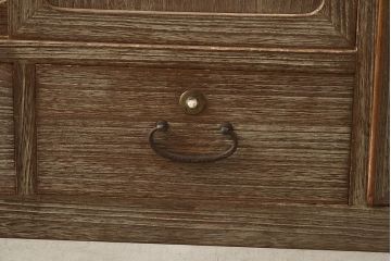 アンティーク家具　和製アンティーク　昭和中期　桐材　古い木肌が味わい深い戸棚(収納棚、テレビ台、ローボード、桐箪笥、桐たんす)(R-037260)