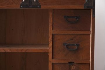 アンティーク家具　明治大正期　前面ケヤキ材　ダイナミックな木目が魅力の時代箪笥(茶箪笥、収納棚、戸棚、引き出し)(R-037261)