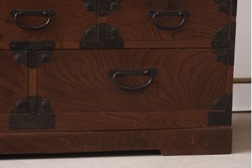 アンティーク家具　明治大正期　前面ケヤキ材　ダイナミックな木目が魅力の時代箪笥(茶箪笥、収納棚、戸棚、引き出し)(R-037261)