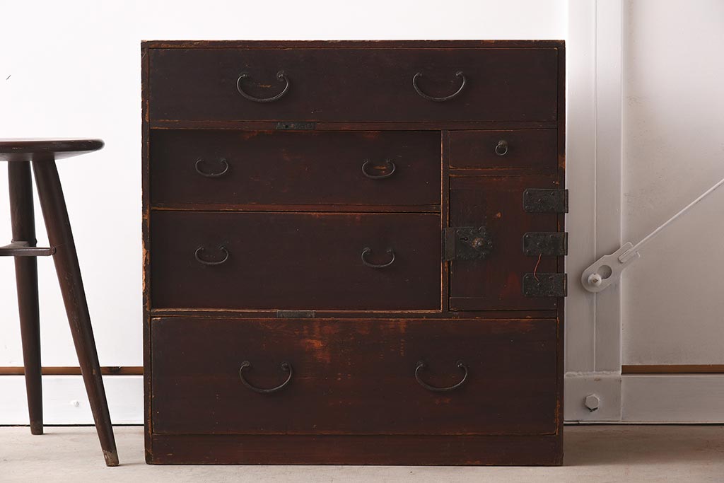 アンティーク家具　古民具・骨董　明治期　片開き戸付きの風情ある小タンス(引き出し、時代箪笥、整理タンス)(R-037263)