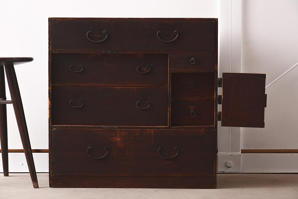 アンティーク家具　古民具・骨董　明治期　片開き戸付きの風情ある小タンス(引き出し、時代箪笥、整理タンス)(R-037263)