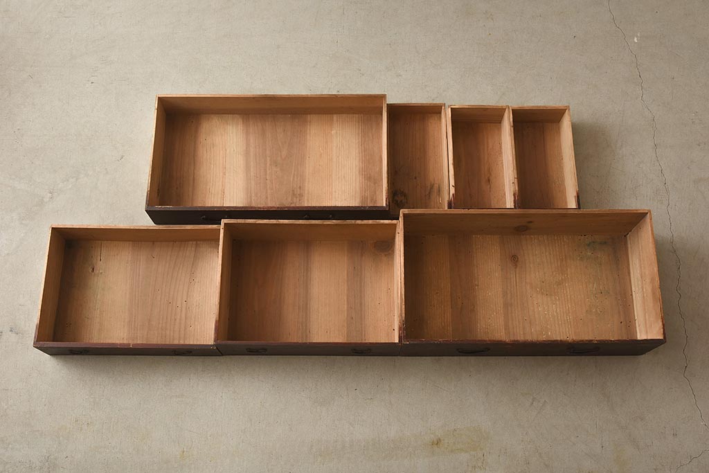 アンティーク家具　古民具・骨董　明治期　片開き戸付きの風情ある小タンス(引き出し、時代箪笥、整理タンス)(R-037263)