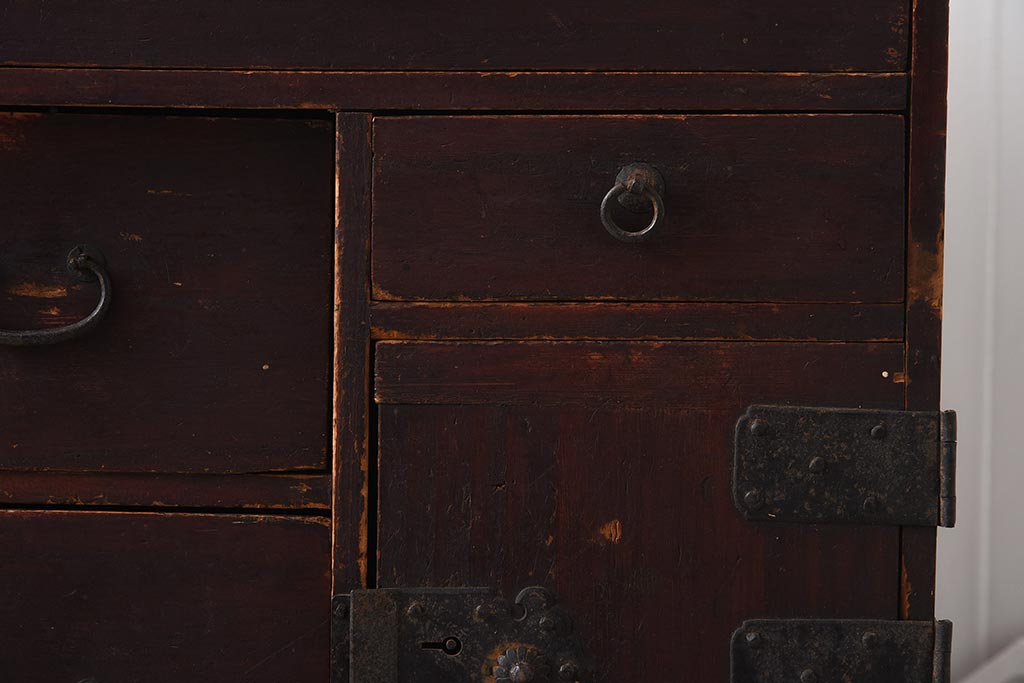 アンティーク家具　古民具・骨董　明治期　片開き戸付きの風情ある小タンス(引き出し、時代箪笥、整理タンス)(R-037263)