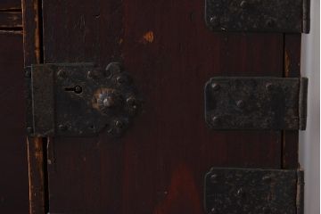 アンティーク家具　古民具・骨董　明治期　片開き戸付きの風情ある小タンス(引き出し、時代箪笥、整理タンス)(R-037263)