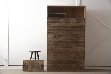 アンティーク家具　和製アンティーク　前面桐材　まっすぐな木目が魅力的な3段重ね箪笥(衣装箪笥、引き出し、桐箪笥、桐たんす)(R-037266)