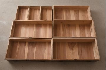 アンティーク家具　和製アンティーク　前面桐材　まっすぐな木目が魅力的な3段重ね箪笥(衣装箪笥、引き出し、桐箪笥、桐たんす)(R-037266)