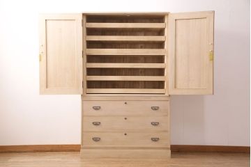 アンティーク家具　あたたかな和の空間を演出する柔らか木肌の衣装タンス(和タンス、箪笥、桐箪笥、桐たんす)(R-037267)