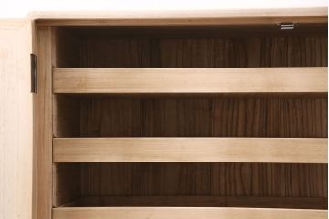 アンティーク家具　あたたかな和の空間を演出する柔らか木肌の衣装タンス(和タンス、箪笥、桐箪笥、桐たんす)(R-037267)