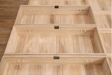 アンティーク家具　あたたかな和の空間を演出する柔らか木肌の衣装タンス(和タンス、箪笥、桐箪笥、桐たんす)(R-037267)