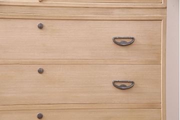 アンティーク家具　あたたかな和の空間を演出する柔らか木肌の衣装タンス(和タンス、箪笥、桐箪笥、桐たんす)(R-037267)