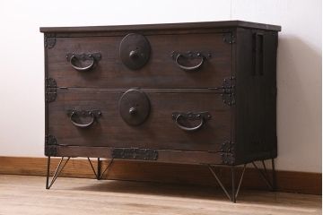 アンティーク家具　明治期　古箪笥リメイク　フラップダウン扉の鉄脚付きリビングボード(テレビ台、テレビボード)(R-037274)