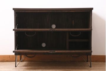アンティーク家具　明治期　古箪笥リメイク　フラップダウン扉の鉄脚付きリビングボード(テレビ台、テレビボード)(R-037274)