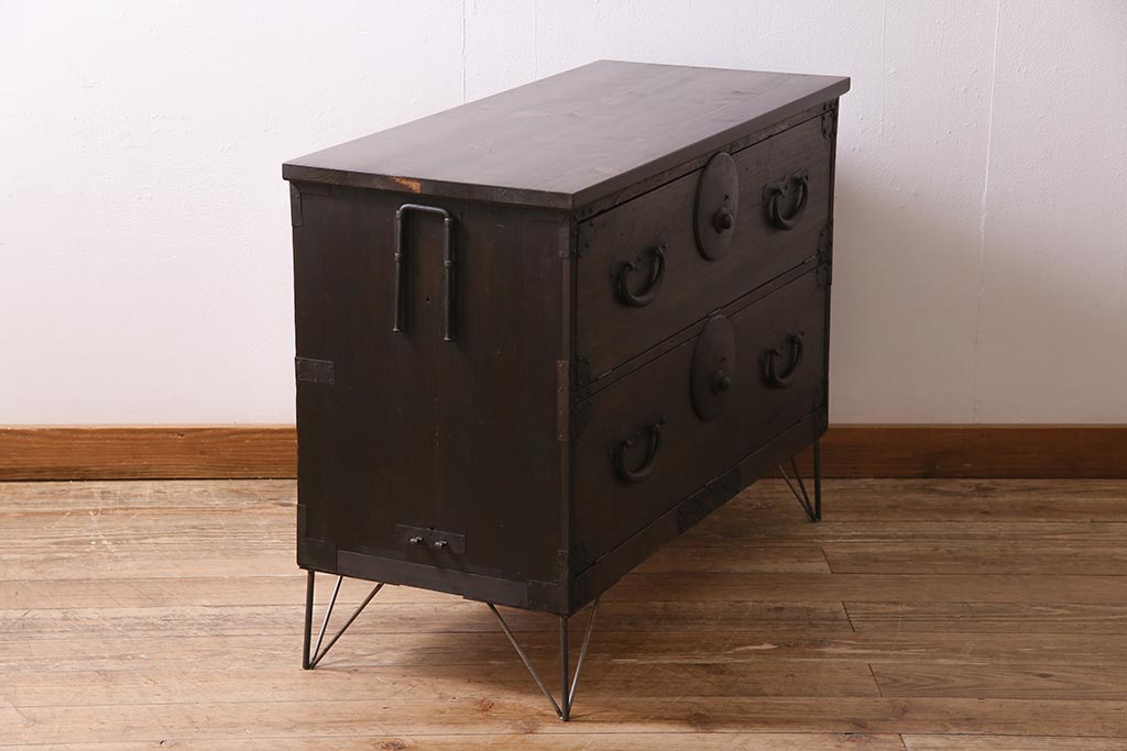 アンティーク家具　明治期　古箪笥リメイク　フラップダウン扉の鉄脚付きリビングボード(テレビ台、テレビボード)(R-037274)