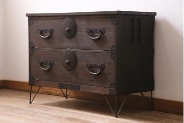 アンティーク家具　明治期　古箪笥リメイク　フラップダウン扉の鉄脚付きリビングボード(テレビ台、テレビボード)(R-037274)