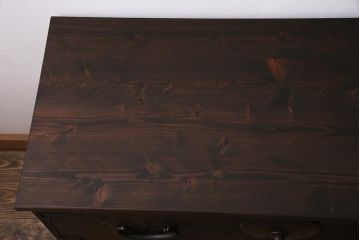 アンティーク家具　明治期　古箪笥リメイク　フラップダウン扉の鉄脚付きリビングボード(テレビ台、テレビボード)(R-037274)