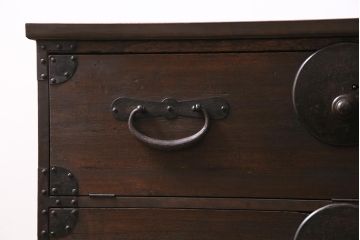 アンティーク家具　明治期　古箪笥リメイク　フラップダウン扉の鉄脚付きリビングボード(テレビ台、テレビボード)(R-037274)