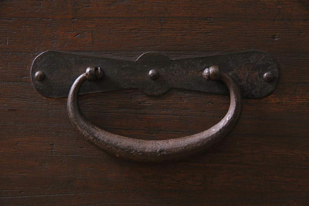 アンティーク家具　明治期　古箪笥リメイク　フラップダウン扉の鉄脚付きリビングボード(テレビ台、テレビボード)(R-037274)