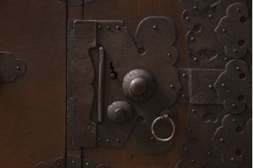 アンティーク家具　和製アンティーク　明治大正期　前面ヒノキ(檜)材　経年による深い木の色合いが魅力の重ね箪笥(タンス、衣装箪笥、引き出し)(R-037279)