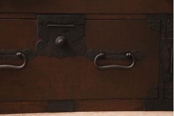 アンティーク家具　和製アンティーク　明治大正期　前面ヒノキ(檜)材　経年による深い木の色合いが魅力の重ね箪笥(タンス、衣装箪笥、引き出し)(R-037279)