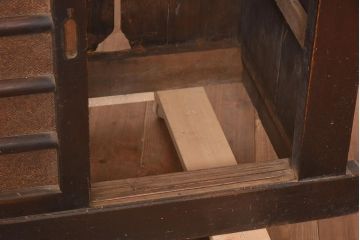 アンティーク家具　明治期　和製アンティーク　横桟が和の風情漂う三尺水屋箪笥(収納棚、戸棚、キャビネット)(R-037281)