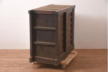 アンティーク家具　明治期　和製アンティーク　横桟が和の風情漂う三尺水屋箪笥(収納棚、戸棚、キャビネット)(R-037281)