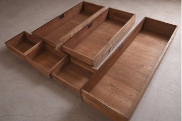 アンティーク家具　上手物!　楠(クスノキ)材　大正ロマンな衣装盆付き和タンス(衣装箪笥、チェスト、着物箪笥、収納箪笥)(R-037287)