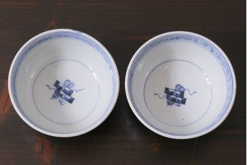 アンティーク雑貨　古民具・骨董　味のある絵柄の蓋茶碗2客セット(和食器)(R-037292)
