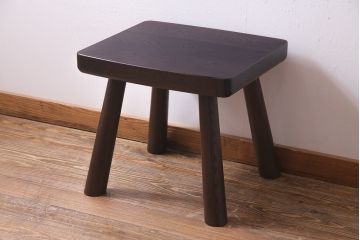 中古　日本製　オーク材　カントリースタイルにぴったりなつくりの良いスツール(椅子、イス、飾り棚、花台、サイドテーブル)(R-037297)