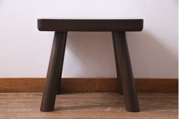 中古　日本製　オーク材　カントリースタイルにぴったりなつくりの良いスツール(椅子、イス、飾り棚、花台、サイドテーブル)(R-037297)
