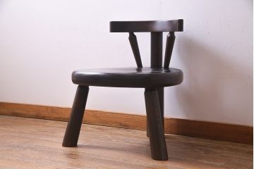 中古　日本製　オーク材　カントリースタイルにぴったりなつくりの良いローチェア(椅子)(R-037298)