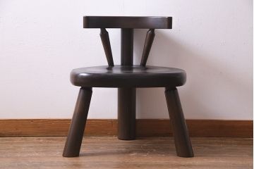 中古　日本製　オーク材　カントリースタイルにぴったりなつくりの良いローチェア(椅子)(R-037299)