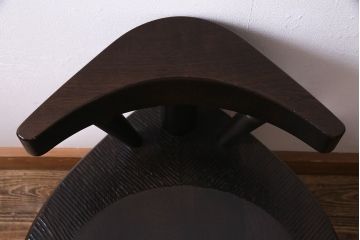 中古　日本製　オーク材　カントリースタイルにぴったりなつくりの良いローチェア(椅子)(R-037299)