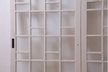 アンティーク建具　ペイント建具　ダイヤガラス・モールガラス・すりガラス入り　モダンな印象与えるガラス戸2枚セット(建具、引き戸)