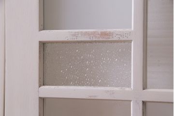 アンティーク建具　ペイント建具　ダイヤガラス・モールガラス・すりガラス入り　モダンな印象与えるガラス戸2枚セット(建具、引き戸)