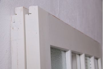 アンティーク建具　ペイント建具　ダイヤガラス・モールガラス・すりガラス入り　モダンな印象与えるガラス戸2枚セット(建具、引き戸)