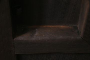 アンティーク建具　ヒノキ材・ケヤキ材　堂々とした和の風格漂う金網格子蔵戸(引き戸、玄関戸)(R-037308)