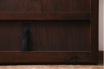 アンティーク建具　ヒノキ材・ケヤキ材　堂々とした和の風格漂う金網格子蔵戸(引き戸、玄関戸)(R-037308)