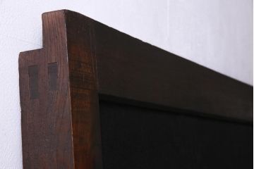 アンティーク建具　枠組みケヤキ材　鉄板付き　使い込まれた渋さが魅力的な鉄扉(蔵戸、引き戸、玄関戸)(R-037309)
