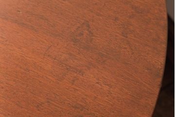 レトロ家具　古民具　素朴な木肌が温かみを感じる丸ちゃぶ台(折り畳み式テーブル、ローテーブル)(R-037313)
