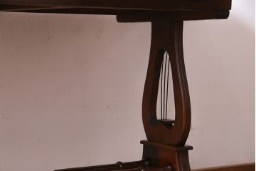 アンティーク家具　イギリスアンティーク　マホガニー材　レザートップがお洒落なバタフライコンソールテーブル(サイドテーブル)