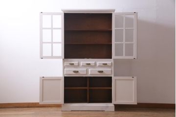 当店リメイク家具　北海道民芸家具　気泡ガラス　シャビーなペイントキャビネット(食器棚、収納棚)(R-037316)