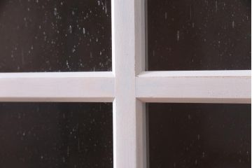 当店リメイク家具　北海道民芸家具　気泡ガラス　シャビーなペイントキャビネット(食器棚、収納棚)(R-037316)