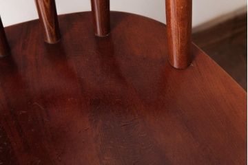 ビンテージ家具　柏木工(カシワ、KASHIWA)　カバ材　飴色の艶と質感が品のあるチェア(ダイニングチェア、ウィンザーチェア、ヴィンテージ、ウインザーチェア)(R-037319)
