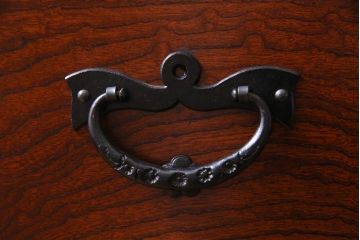 当店リメイク家具　岩谷堂箪笥　獅子金具　脚付整理タンス(和タンス、チェスト、戸棚)(R-037322)