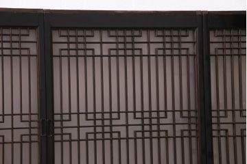 ラフジュ工房オリジナル　アンティーク建具リメイク　和モダンな脚付サイドボード(書院戸、組子、キャビネット)(R-037329)