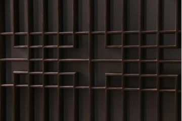 ラフジュ工房オリジナル　アンティーク建具リメイク　和モダンな脚付サイドボード(書院戸、組子、キャビネット)(R-037329)