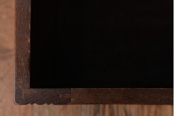 ビンテージ家具　イギリスヴィンテージ　オーク材　リネンフォールドの意匠が素敵なブランケットボックス(ローボード)(R-037342)