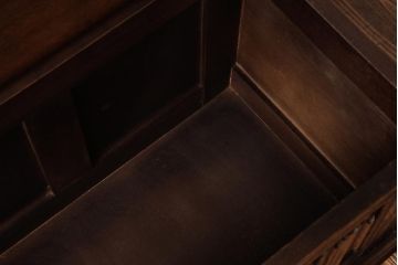 ビンテージ家具　イギリスヴィンテージ　オーク材　リネンフォールドの意匠が素敵なブランケットボックス(ローボード)(R-037342)