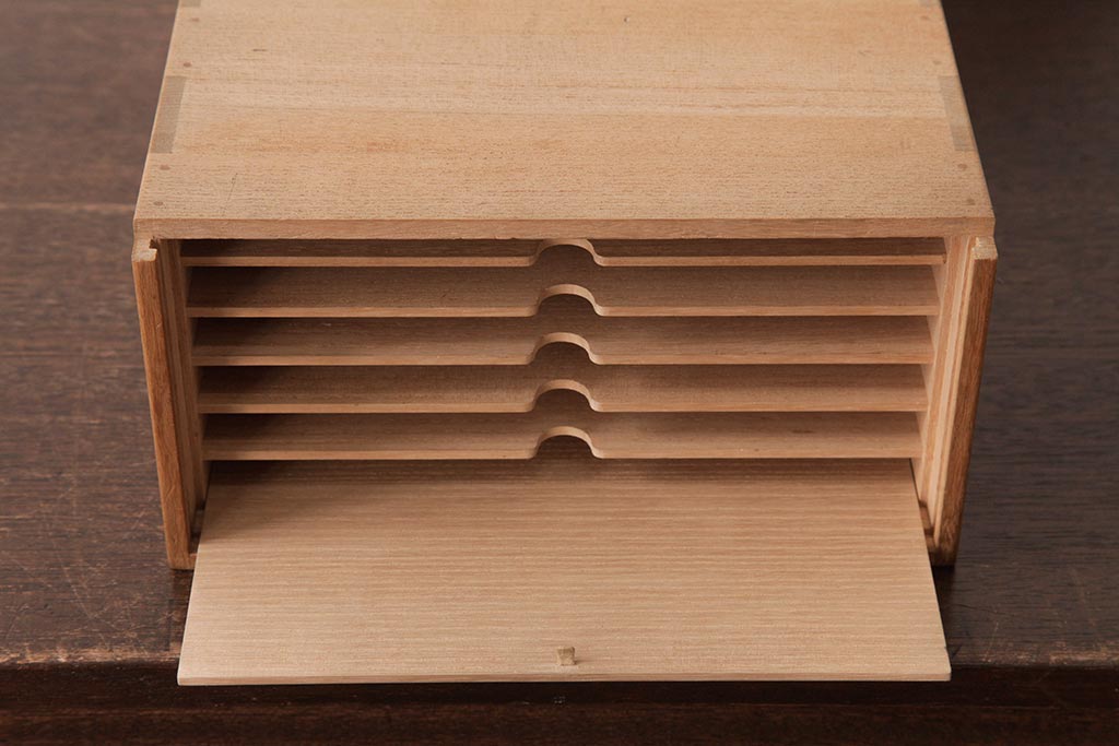 アンティーク雑貨　指物　桐材　シンプルな上手物の書箱(書類箱、帳簿入れ)(R-037346)