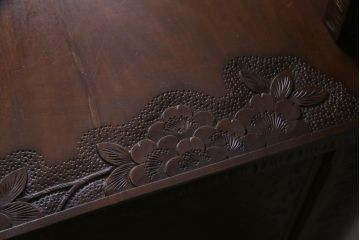 中古　伝統工芸　軽井沢彫り　桜の意匠が美しいドレッシングチェスト(ドレッサー、引き出し、鏡台)(R-037347)